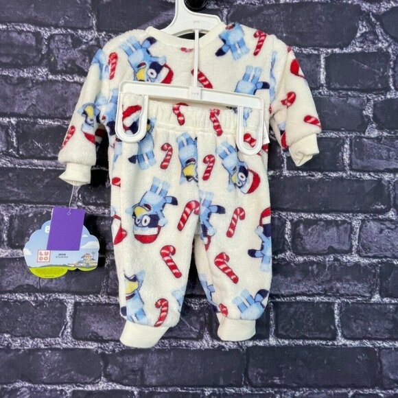 Bluey 0-3 Months 2-pc Bluey Sweatshirt Pant Set Fuzzy Candy Canes Santa Hat - Picture 10 of 12